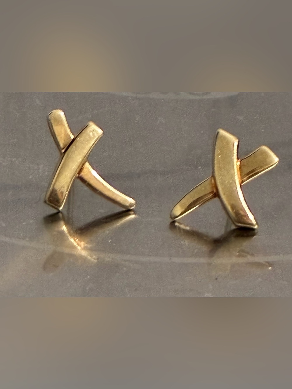 Tiffany & co Paloma Picasso Graffiti X kiss earrings 750 18k